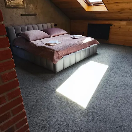 U Valdické Brány 3*